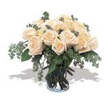 11 adet beyaz gül vazoda  Kütahya online çiçek gönderme sipariş 