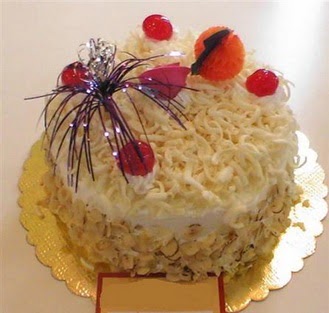 pasta siparisi 4 ile 6 kisilik yaspasta mis lezzette  Kütahya 14 şubat sevgililer günü çiçek 