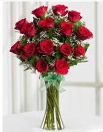Cam vazo içerisinde 11 kırmızı gül vazosu  Kütahya çiçek satışı 